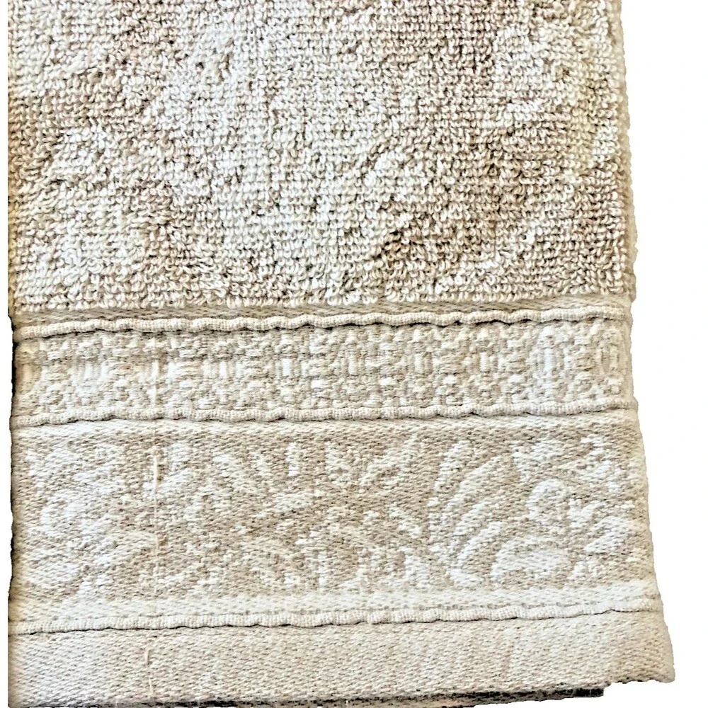 Sonoma Hand Towels Quinn Collection Good for Life French Country Set of 2